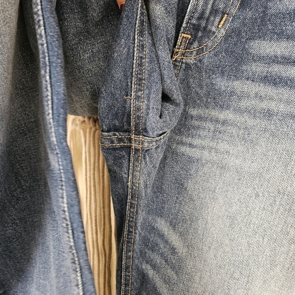 BDG Blue High Rise Jeans with Vintage Fading and Straight Leg - Picture 5 of 12